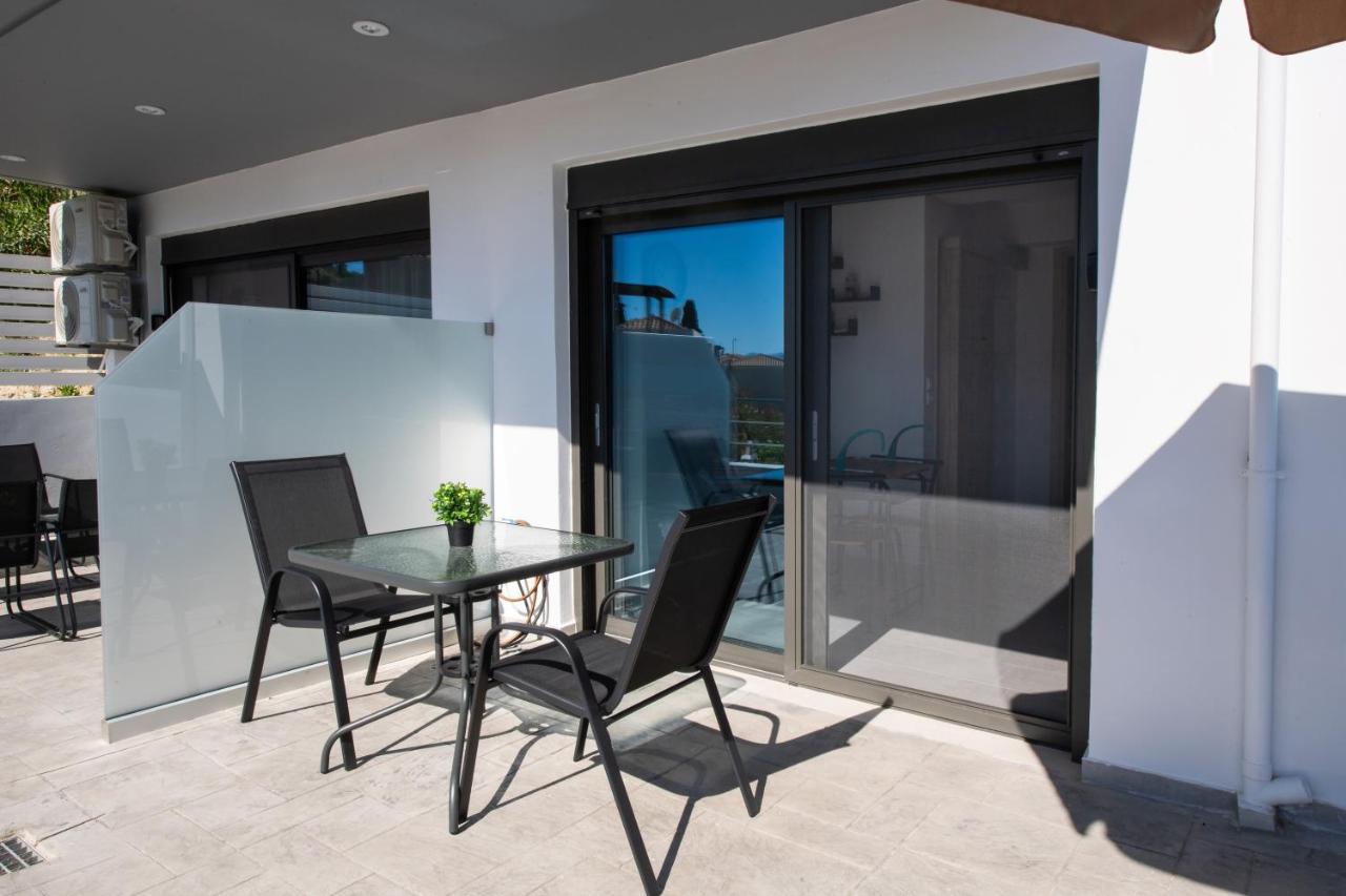 Angelica'S And Irene'S Design Apartments Swimming Pool Nikiana Exterior foto
